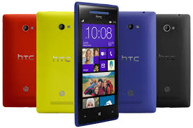 HTC-Windows-Phone-8S-vynika-uz-jen-svym-nazvem